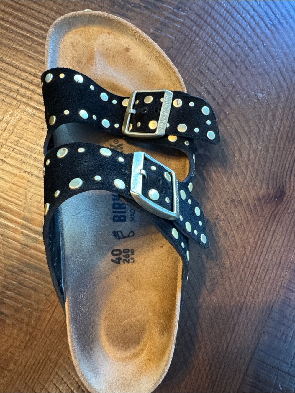 Birkenstock Arizona Rivets size 40 in GUC. Barely worn. Originally $158 - Picture 2 of 13